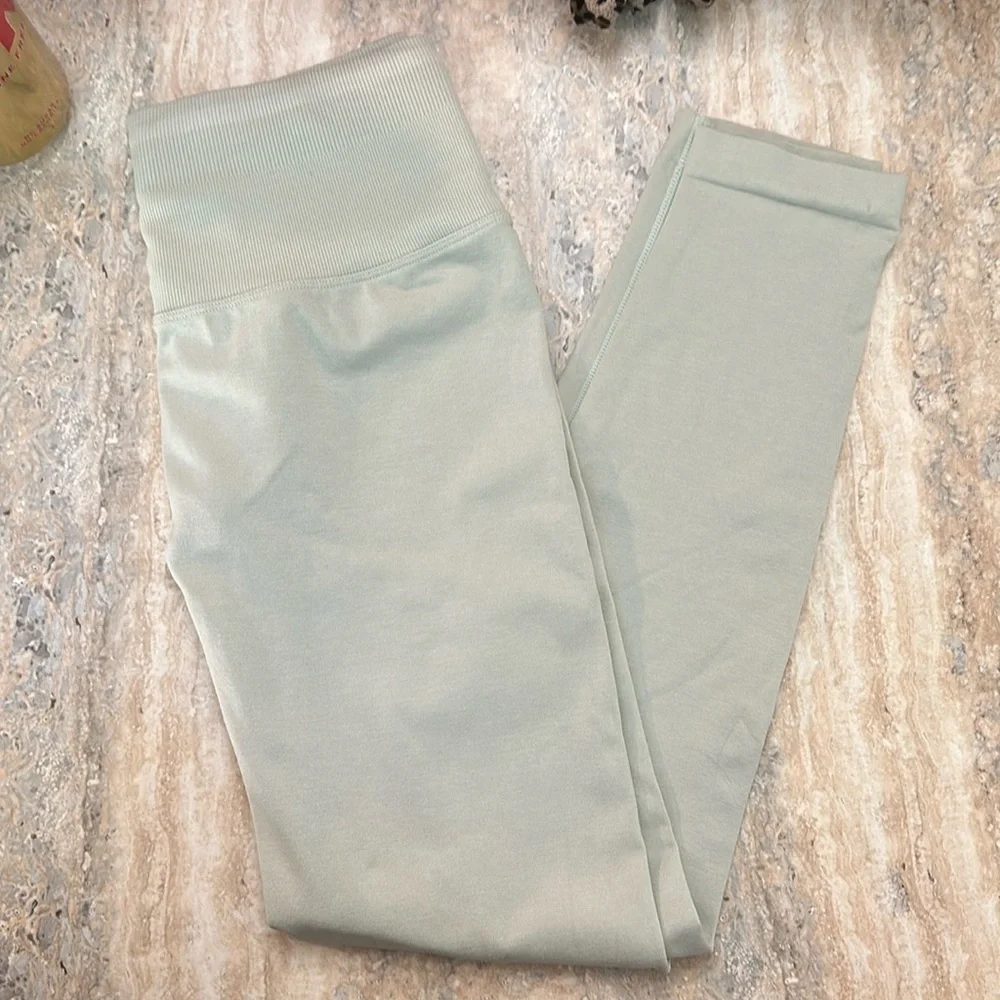 BuffBunny BBL Seamless Legging - Pistachio - Picture 2 of 4